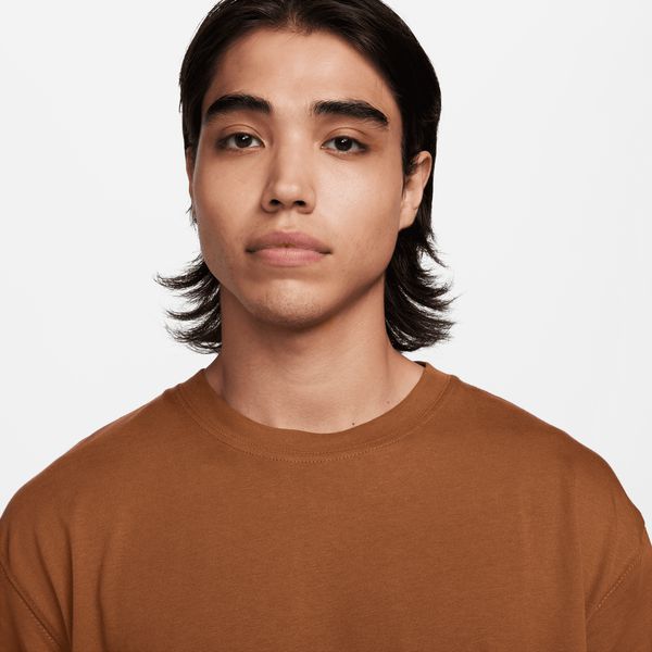 Nike SB Essential Skate T-Shirt Light British Tan-Black Sheep Skate Shop