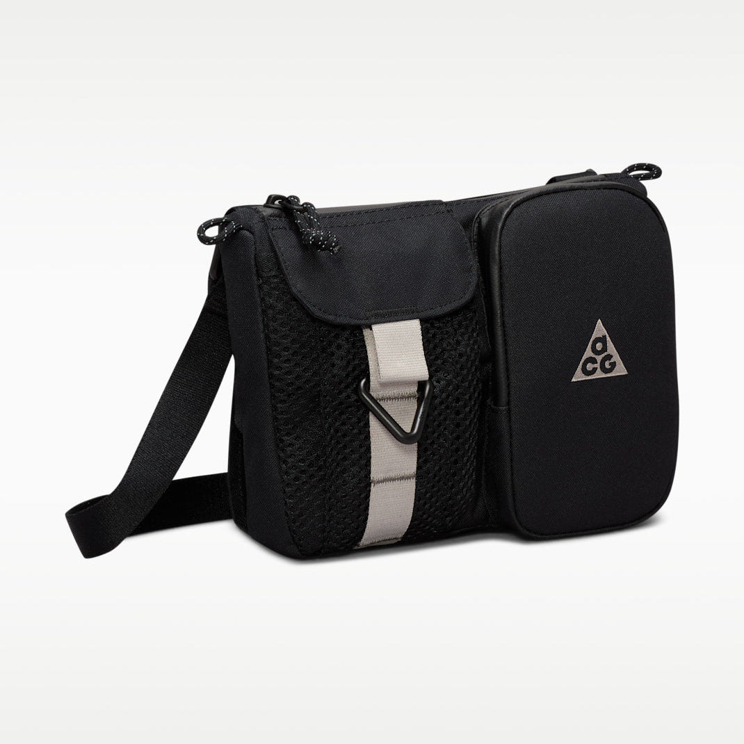 Nike ACG "Daymax" Crossbody Shoulder Bag 3L Black