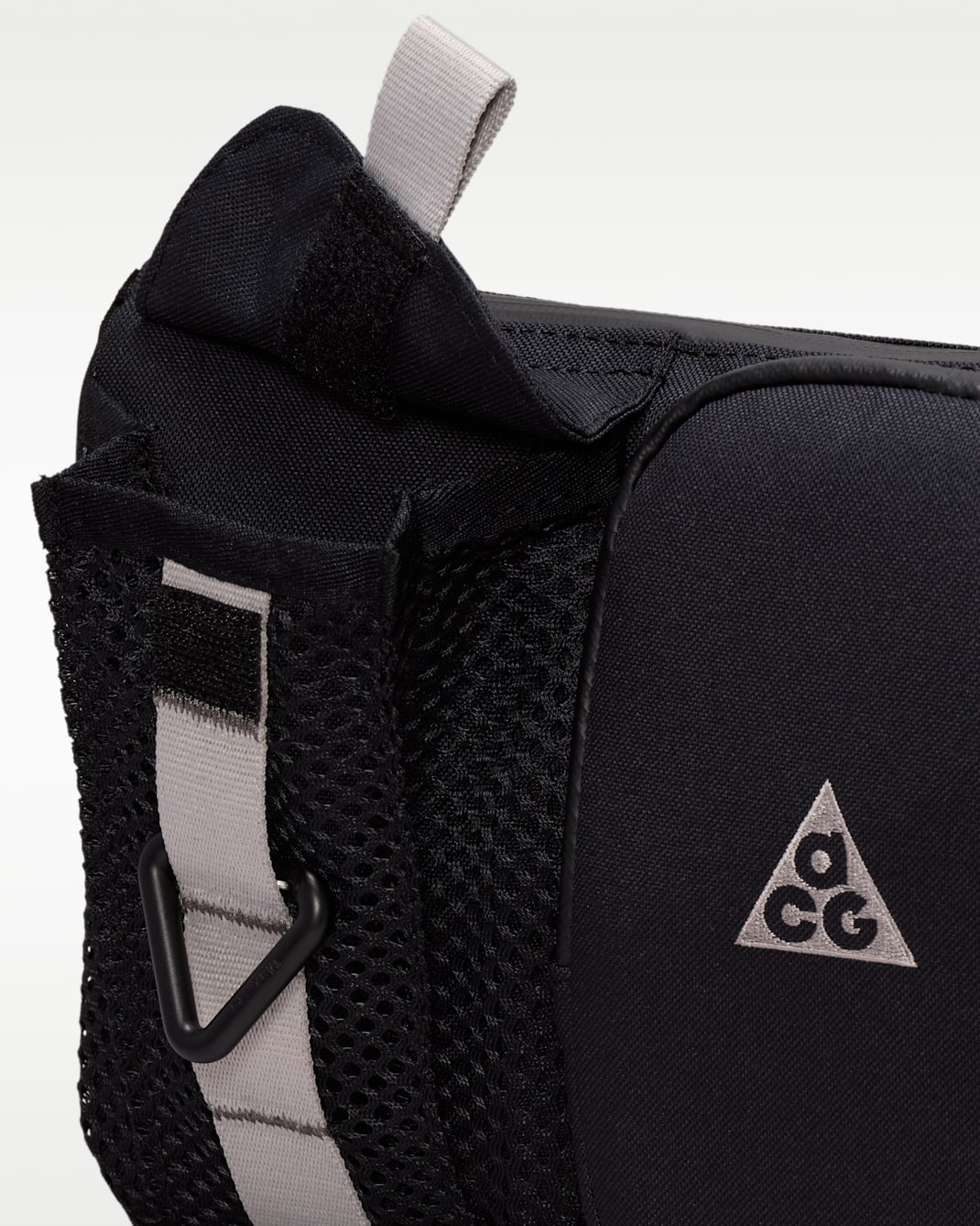 Nike ACG "Daymax" Crossbody Shoulder Bag 3L Black