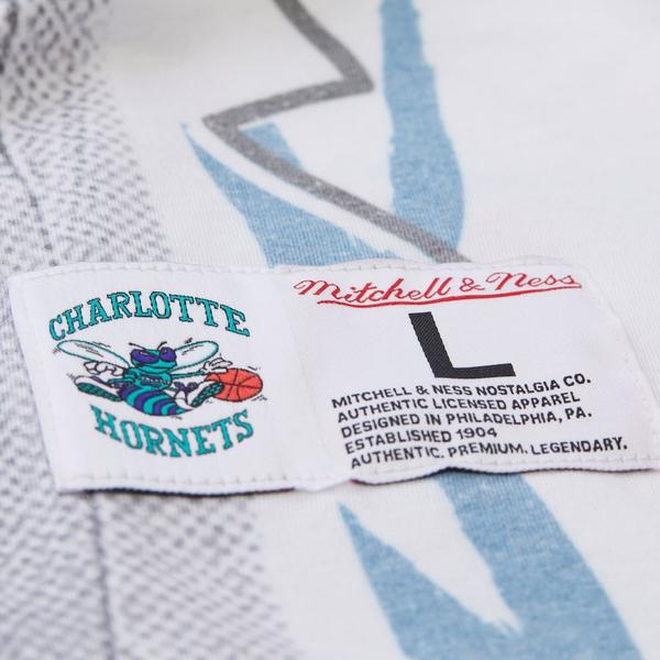Mitchell & Ness Larry Johnson Charlotte Hornets Hardwood Classics Showstopper Player T-Shirt-Black Sheep Skate Shop