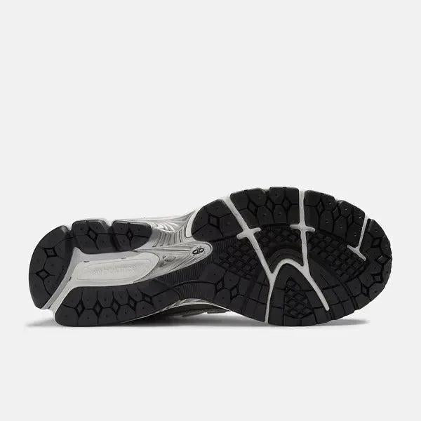 New Balance 1906R M1906RER Silver Metallic - Black - Sea Salt-Black Sheep Skate Shop