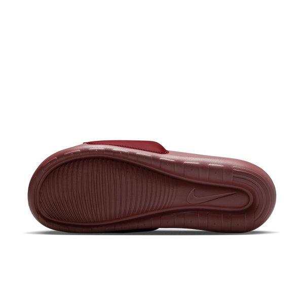 Maroon on sale slides nike