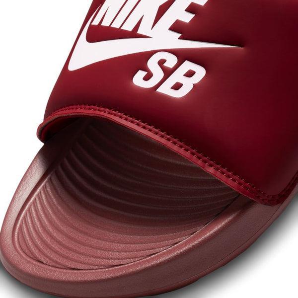 Maroon slides outlet nike