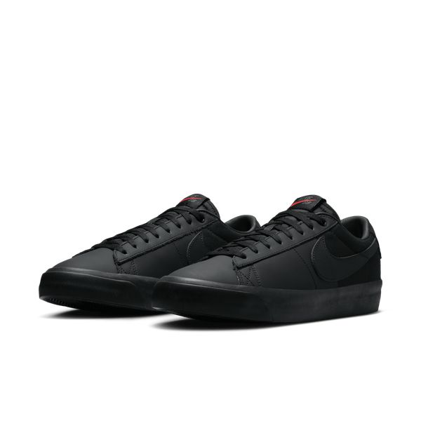 Nike SB Zoom Blazer Low PRO GT ISO "Triple Black" Black - Black - Black-Black Sheep Skate Shop