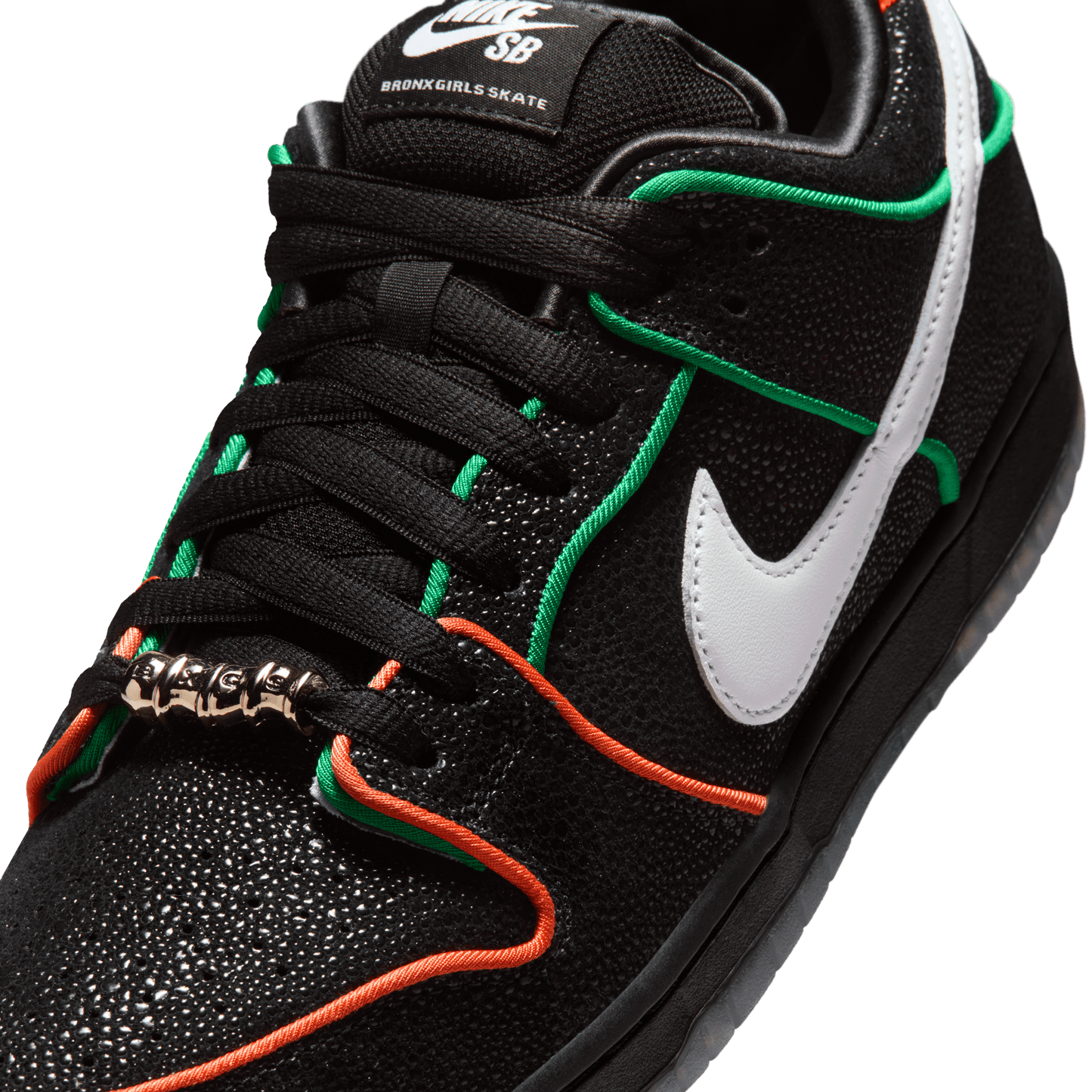 Nike SB x Bronx Girls Skate Dunk Low Pro QS Black/ White